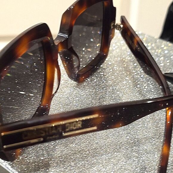 Dior Signature S1U 26A1 Butterfly Sunglasses - Picture 11 of 15